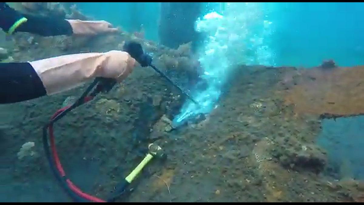 'Video thumbnail for Underwater welding process'